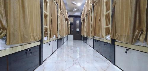 Мумбаи: Metropolis Dormitory