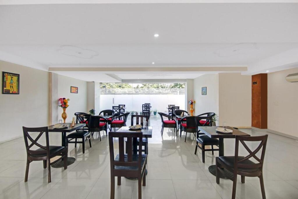 Гуруграм: Townhouse Oak Anhal Residency