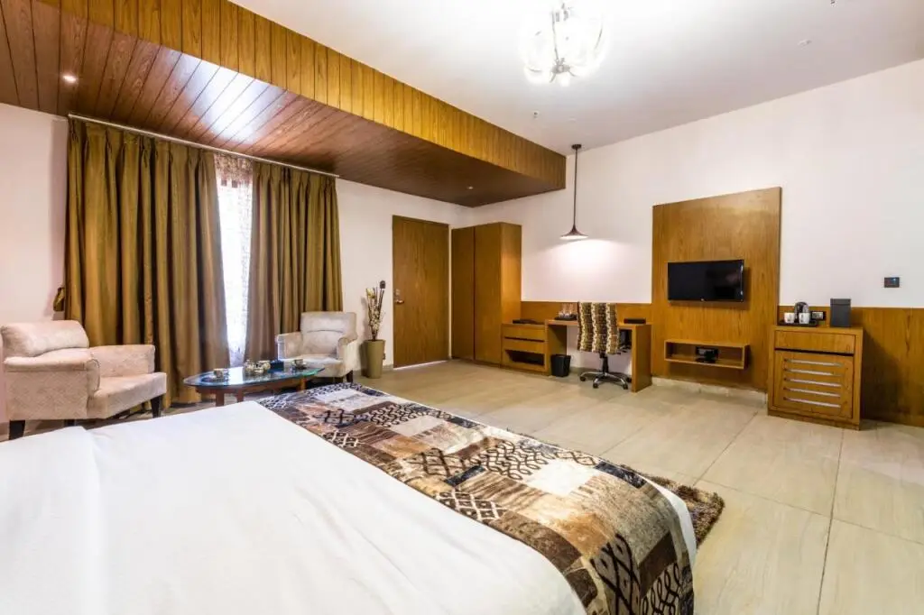 Мумбаи: Hotel Saya Grand