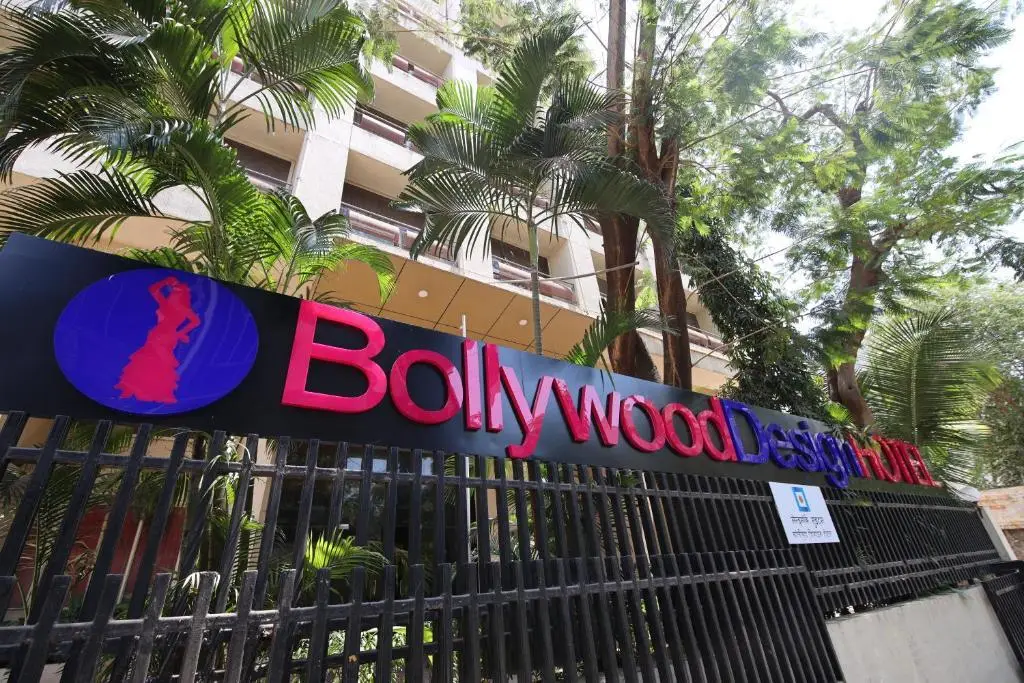 Landmark Suites Bollywood design Hotel — фото 1