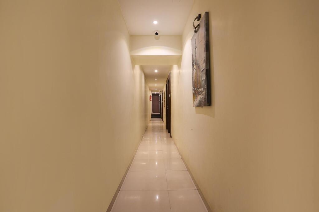 Мумбаи: Fabhotel West Inn