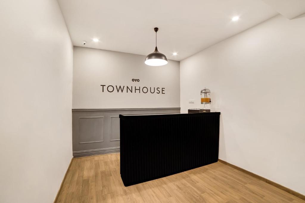 Шамшабад: OYO Townhouse 234 Ss Aero Prime