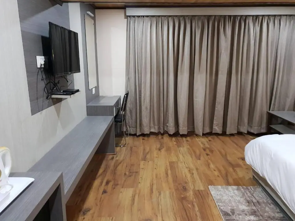 Дарджилинг: Anutri Hill Resort