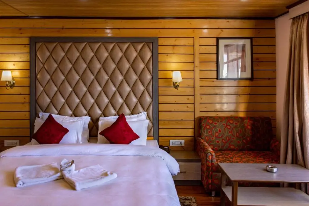Дарджилинг: Anutri Hill Resort