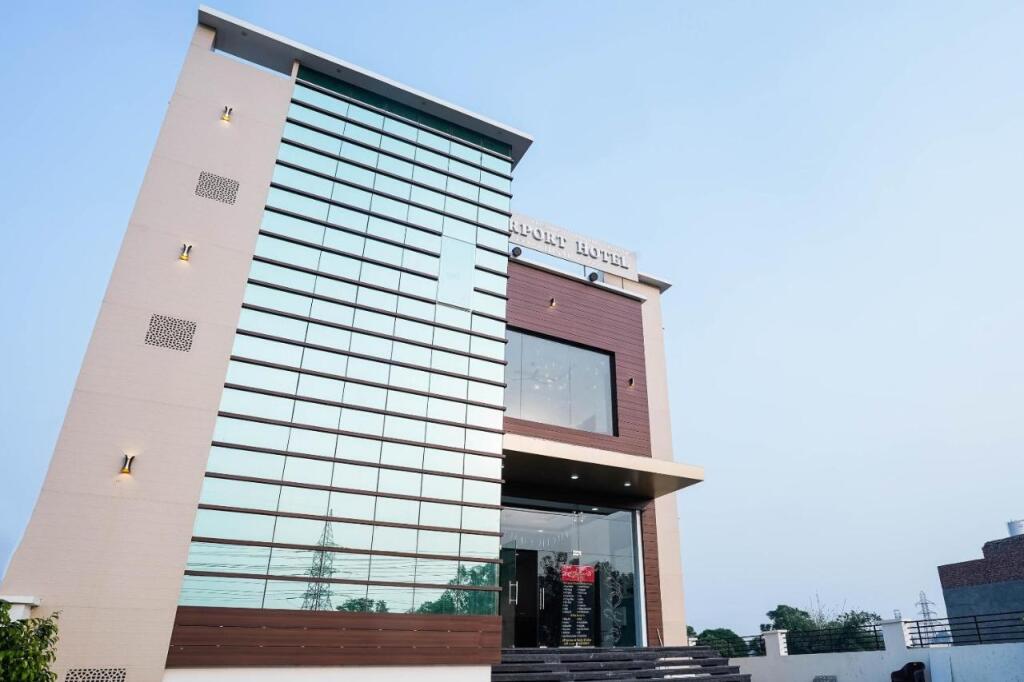 Oyo 91505 Airport Hotel — фото 1