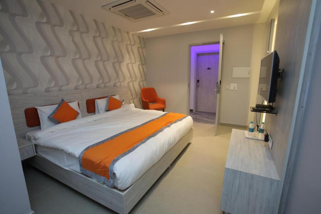 Дехрадун: Hotel Kailash Plaza