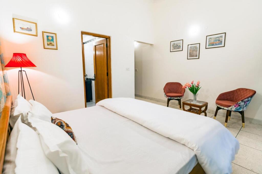 Дехрадун: SaffronStays Doon Garden Villa - near Doon School and Mall Road