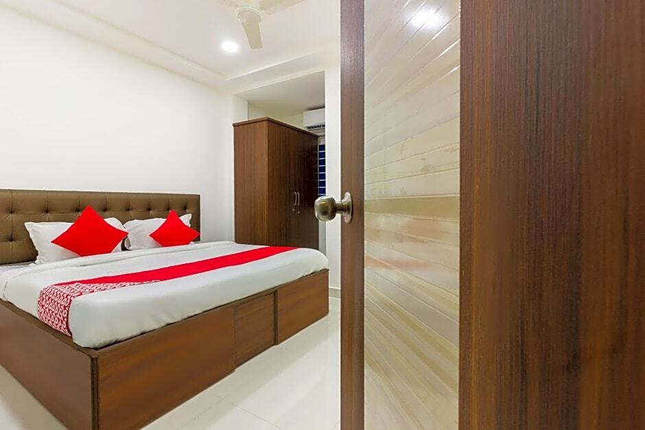Хидерабад: OYO 44149 Gachibowli Inn