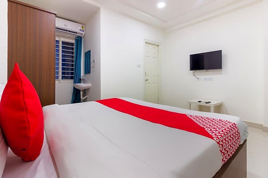 Хидерабад: OYO 44149 Gachibowli Inn