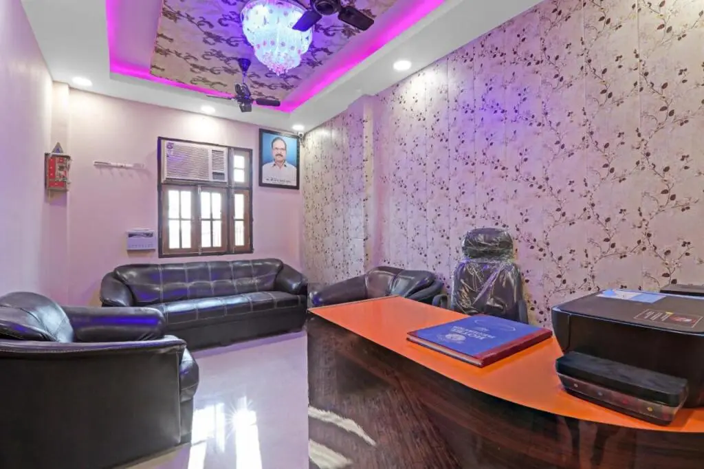 Лакхнау: OYO 84120 Hotel R S Gold Night