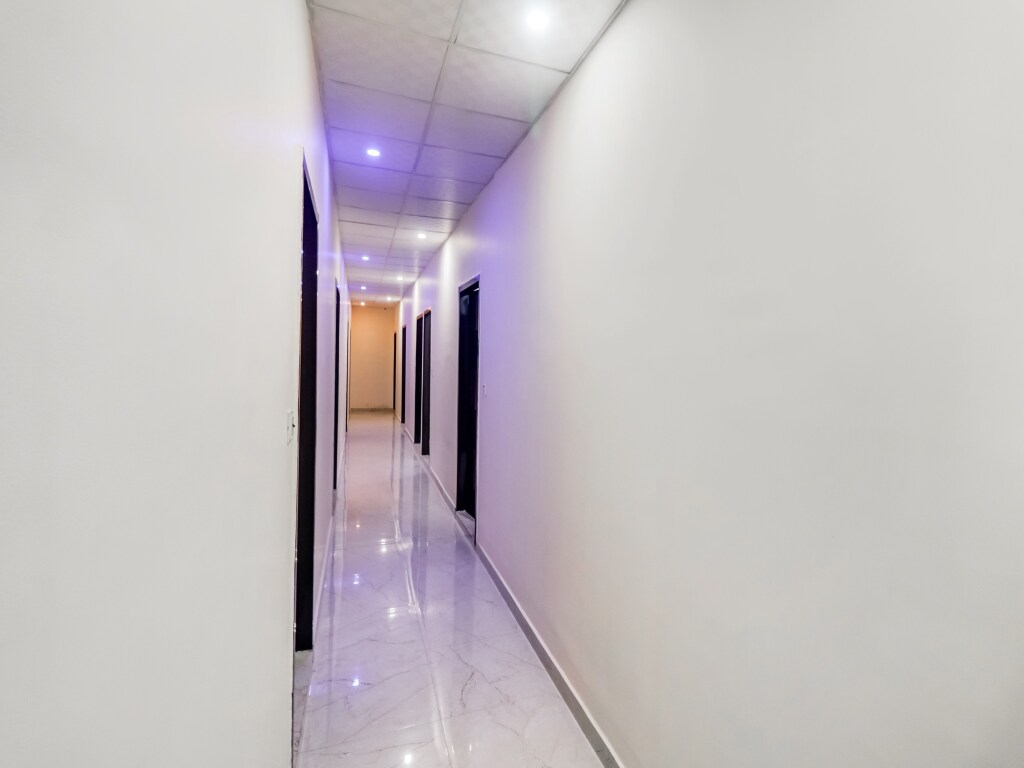 Фаридабад: OYO Flagship 84467 Hotel Raddision Pink