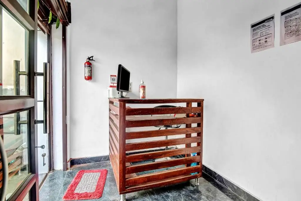 Мератх: OYO 86016 Hotel Larissa
