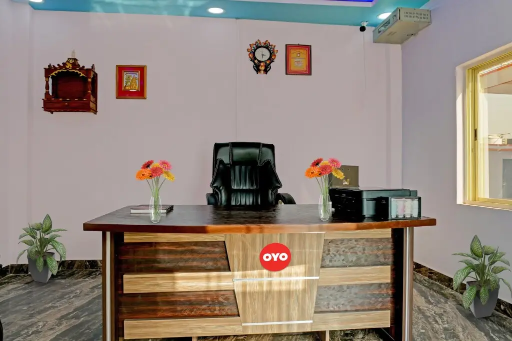 Сарнатх: OYO 88223 Jsb palace