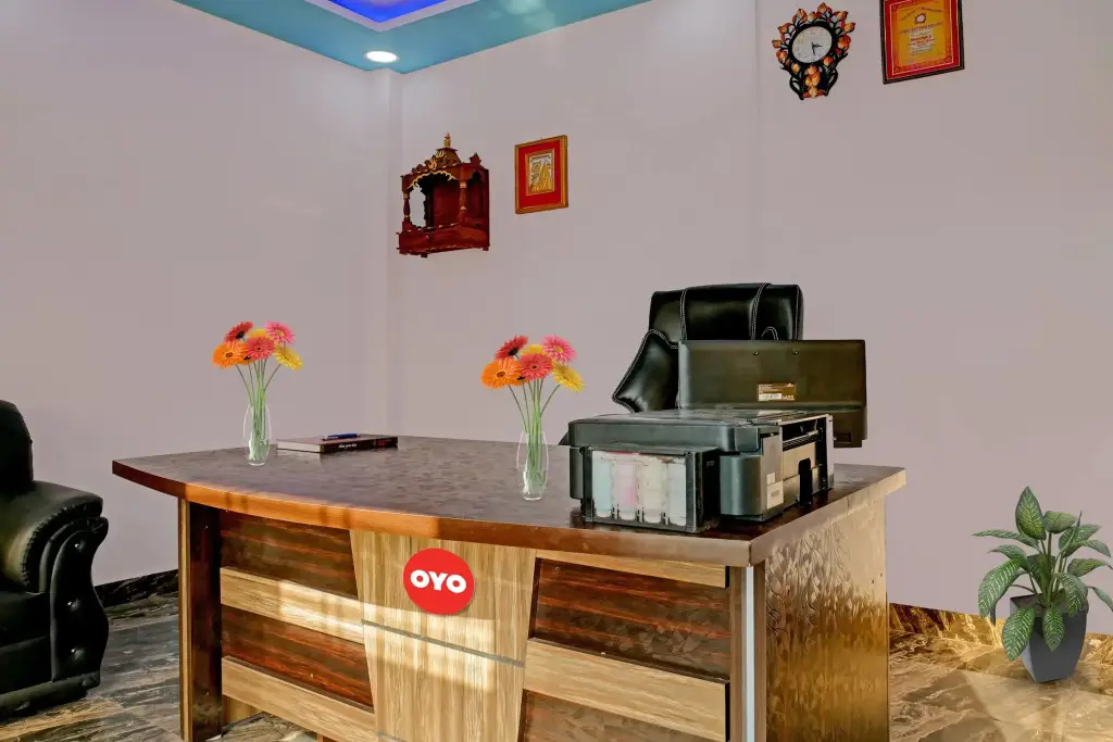 Сарнатх: OYO 88223 Jsb palace