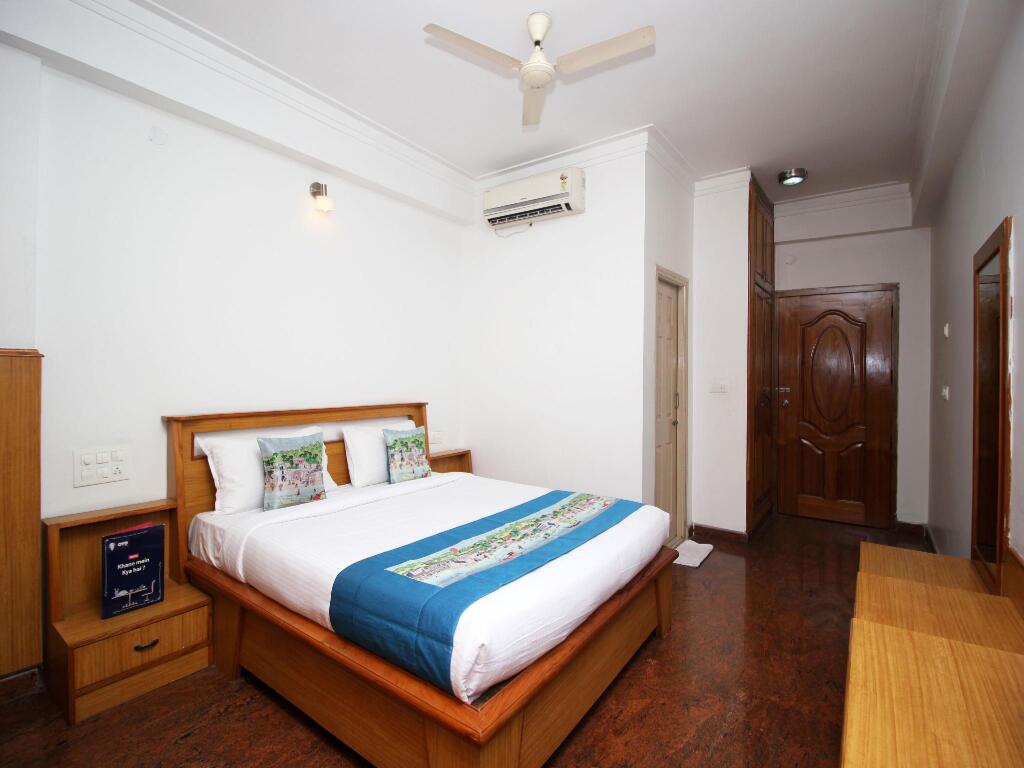 Майсур: OYO 8646 Mahendra Hotel