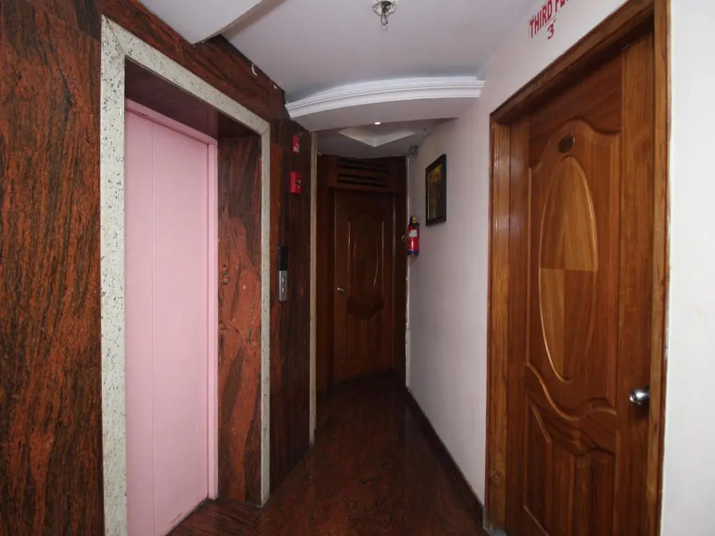 Майсур: OYO 8646 Mahendra Hotel