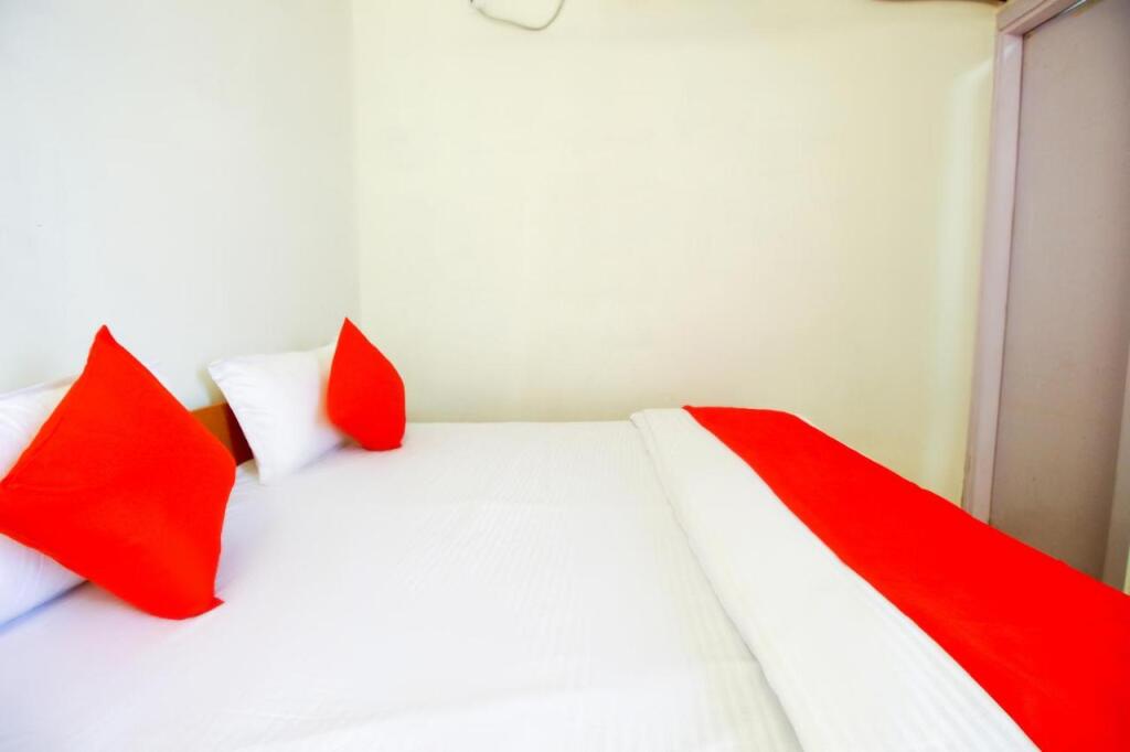 Газиабад: Oyo 67068 Ansh Residency
