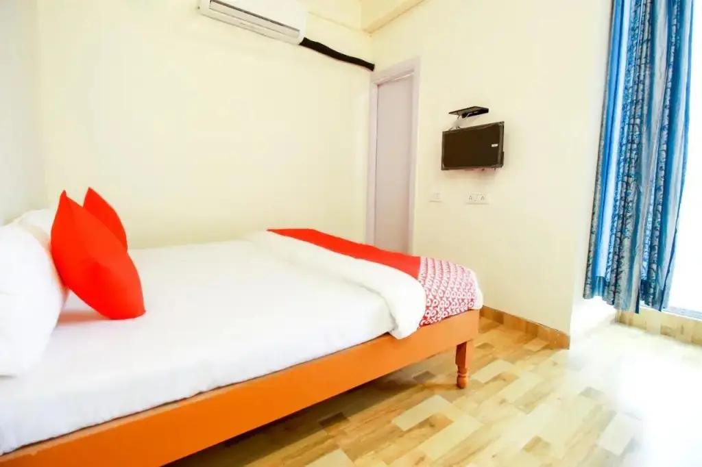 Газиабад: Oyo 67068 Ansh Residency
