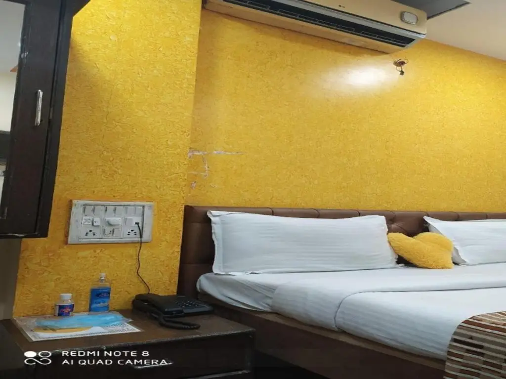 Мумбаи: OYO 80898 The Om Sai Residency