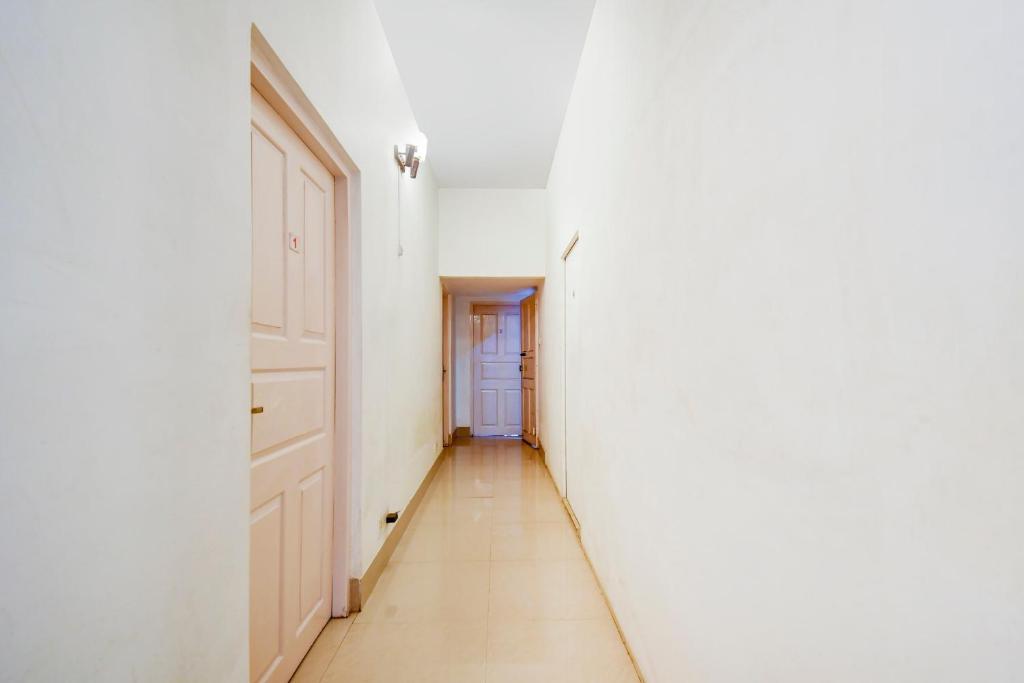 Колката: OYO Flagship 84103 Blue Star Guest House