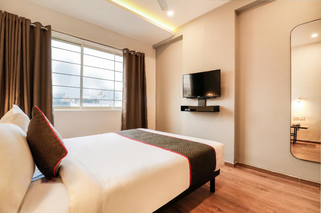 Индаур: OYO Townhouse 327 C21 Mall