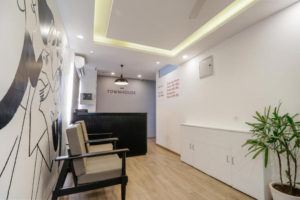 Индаур: OYO Townhouse 327 C21 Mall