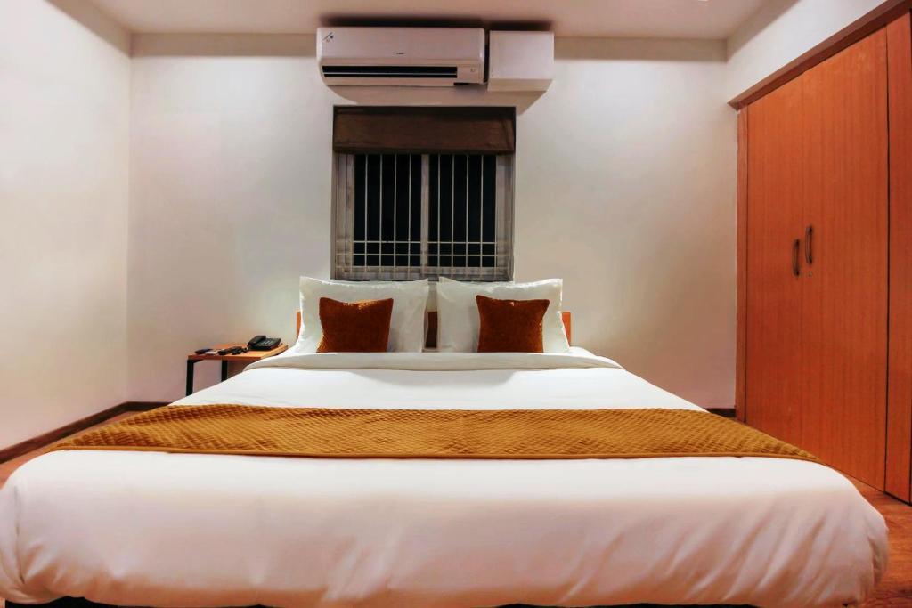 Хидерабад: OYO 17209 SIlverKey Malikarjuna Residency