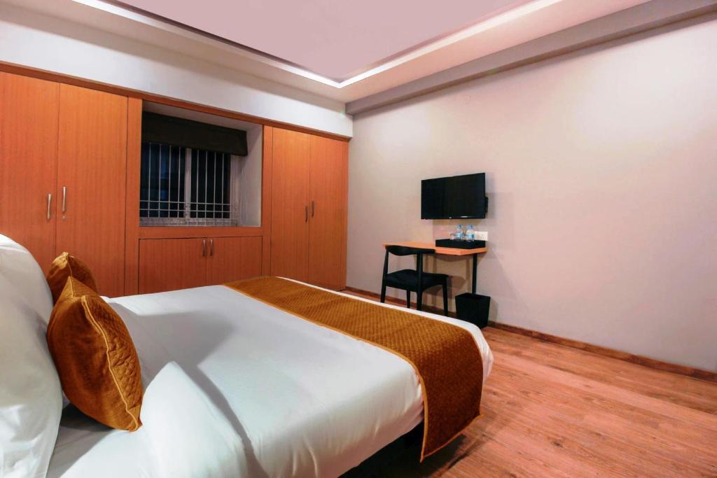 Хидерабад: OYO 17209 SIlverKey Malikarjuna Residency