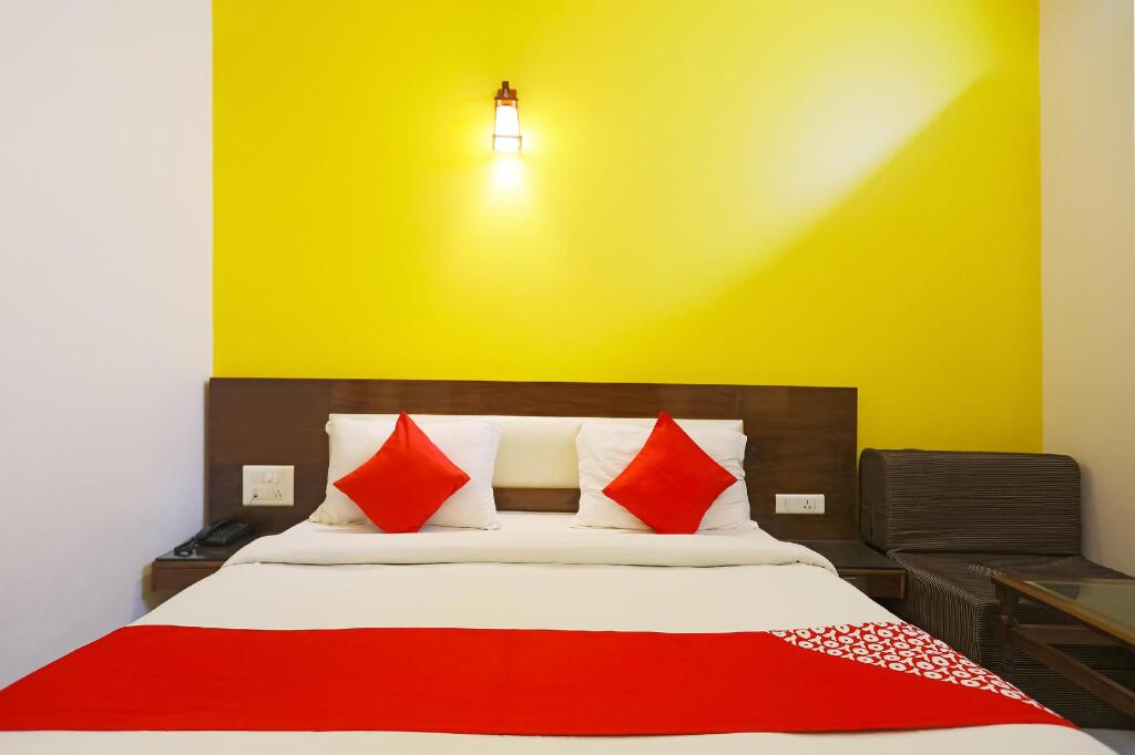 Нью-Дели: OYO 625 Svaruchi Inn