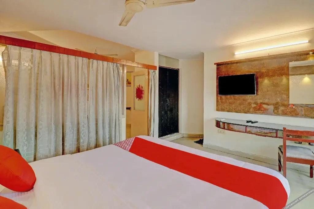 Висакхапатнам: OYO 81273 Hotel Sri Sai Grand Central