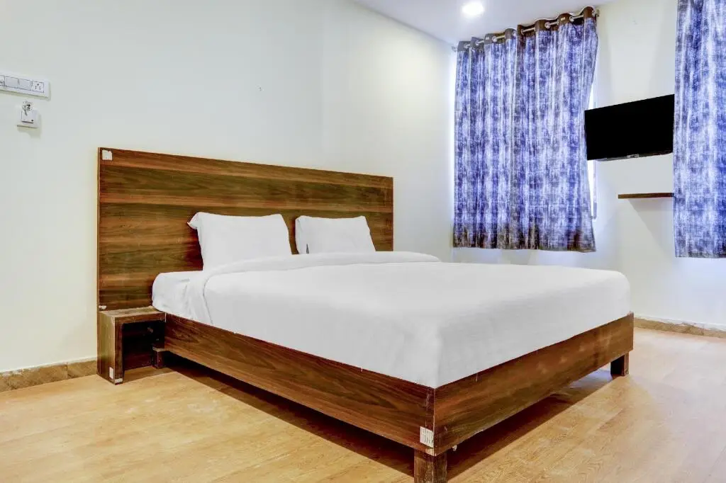 Варангал: OYO Flagship 83265 Hotel R Square