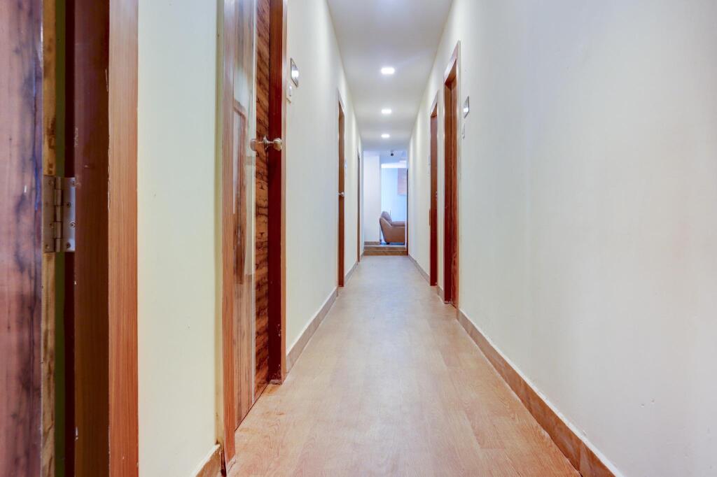 Варангал: OYO Flagship 83265 Hotel R Square
