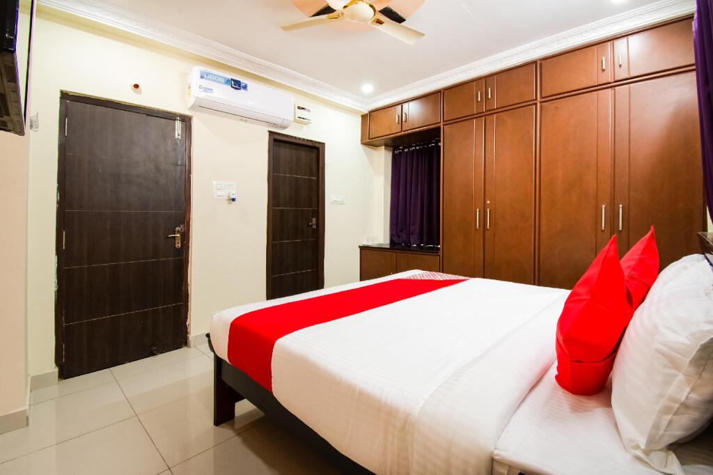 OYO 71081 Apple Guest Rooms — фото 1