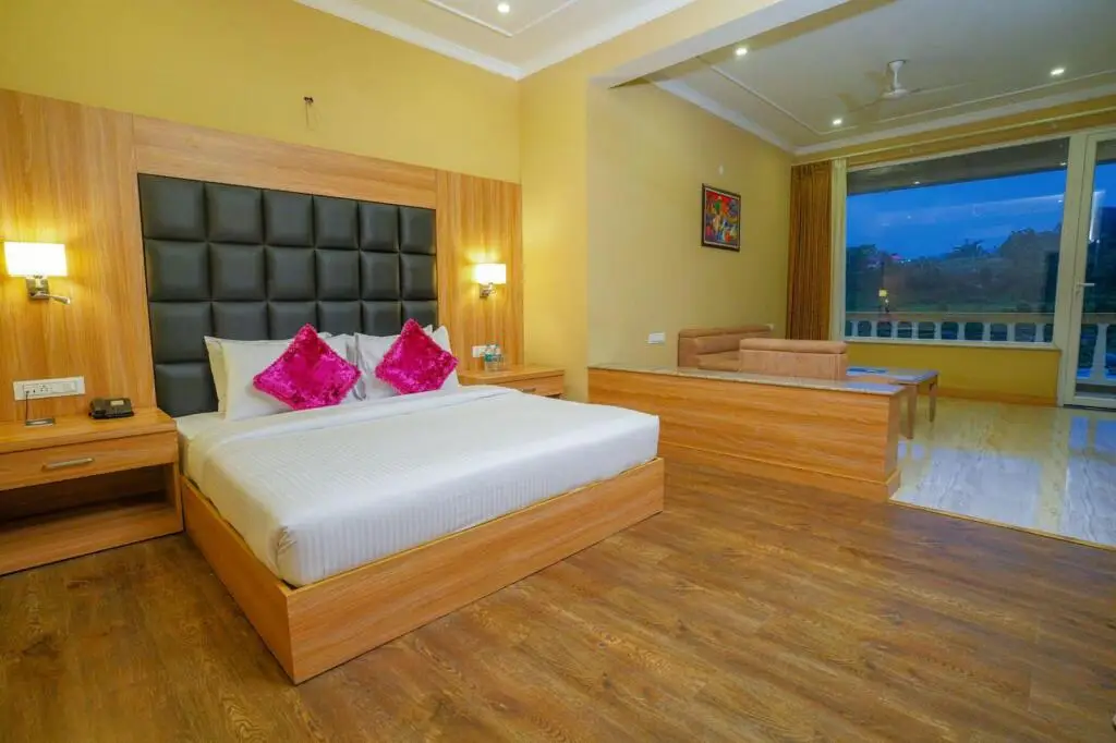 Кангра: Neugal Riverfront Resort