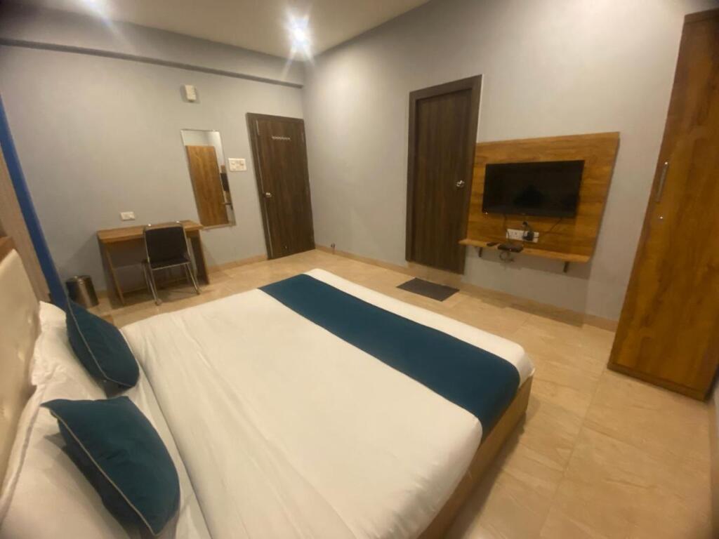 Индаур: Super Oyo Collection O Hotel Aura Inn