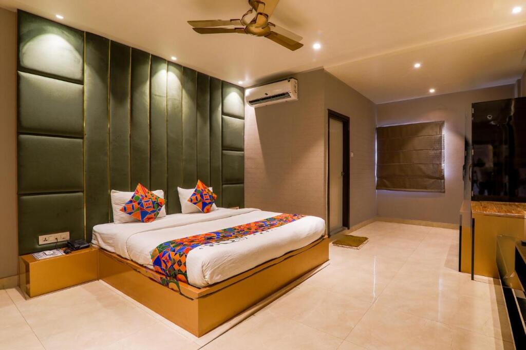 Канпур: Fabhotel Maya Crystal