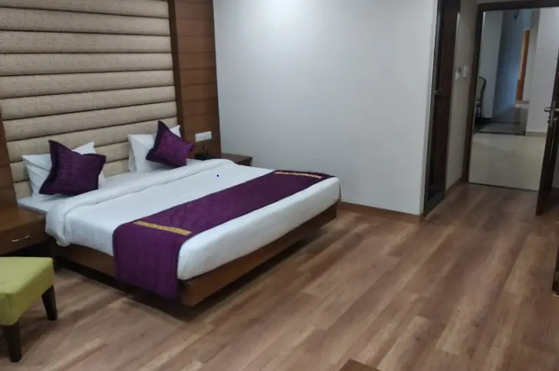 Канпур: J S Residency