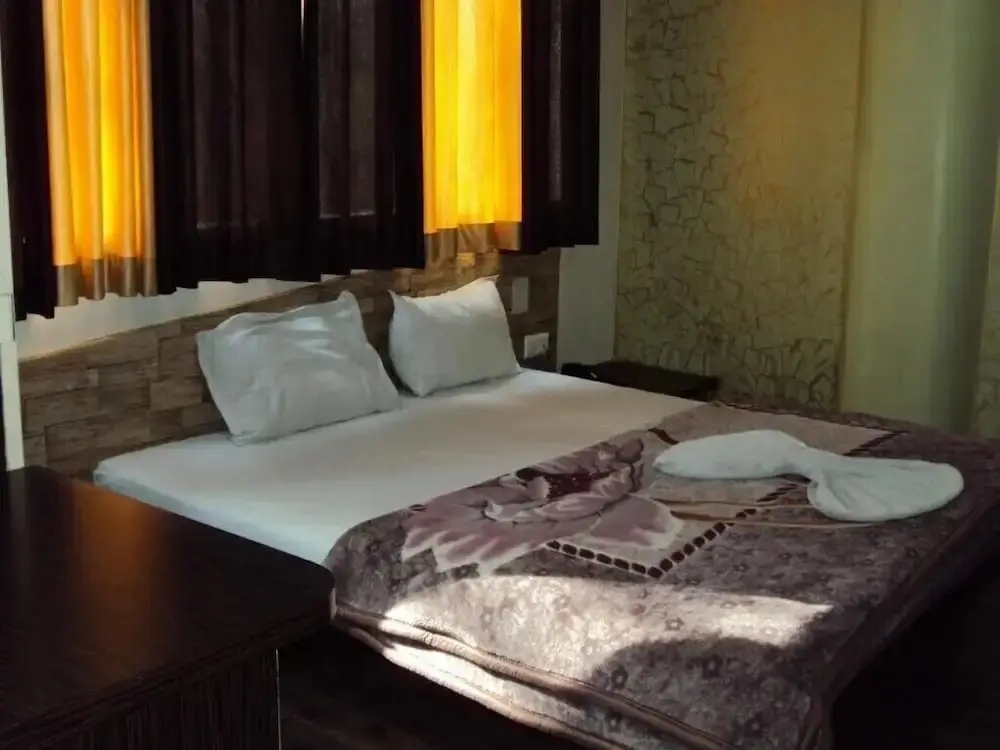 Бхилвара: KC Hotel
