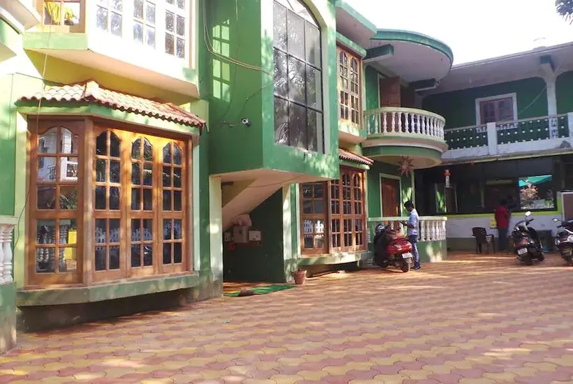 Калангут: JS Holiday Homes