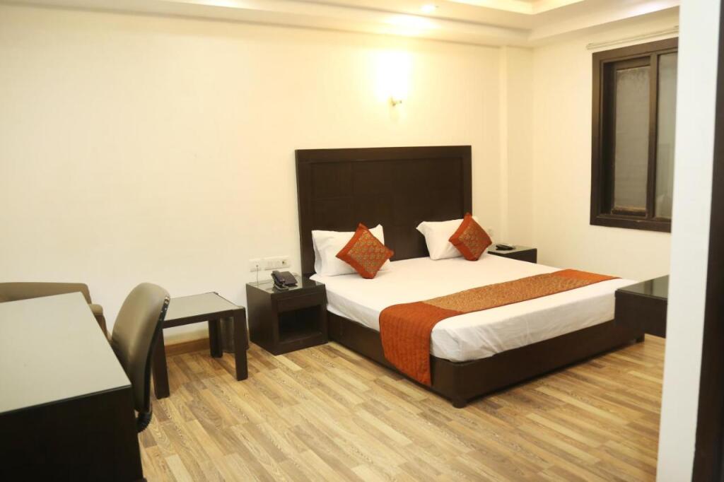 Бхивади: Hotel Rajmahal Inn