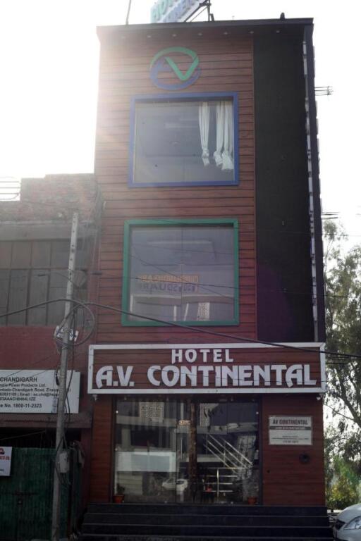 Hotel AV Continental — фото 1