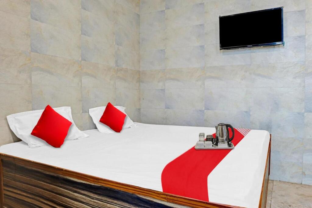 Bilaspur: Oyo Flagship 70023 New Mansi Hotel