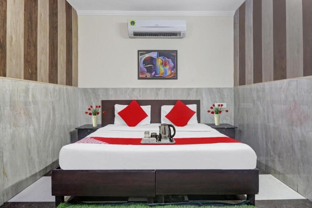 Нью-Дели: Oyo Flagship 92975 Hotel Small Town