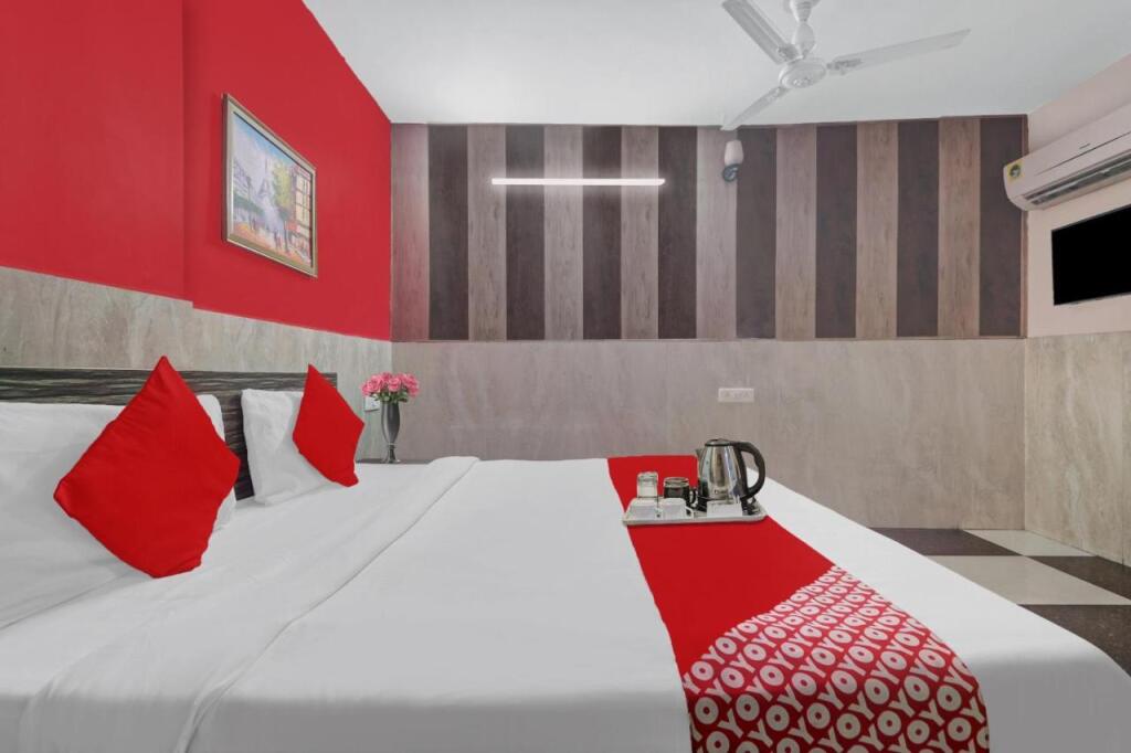 Нью-Дели: Oyo Flagship 92975 Hotel Small Town