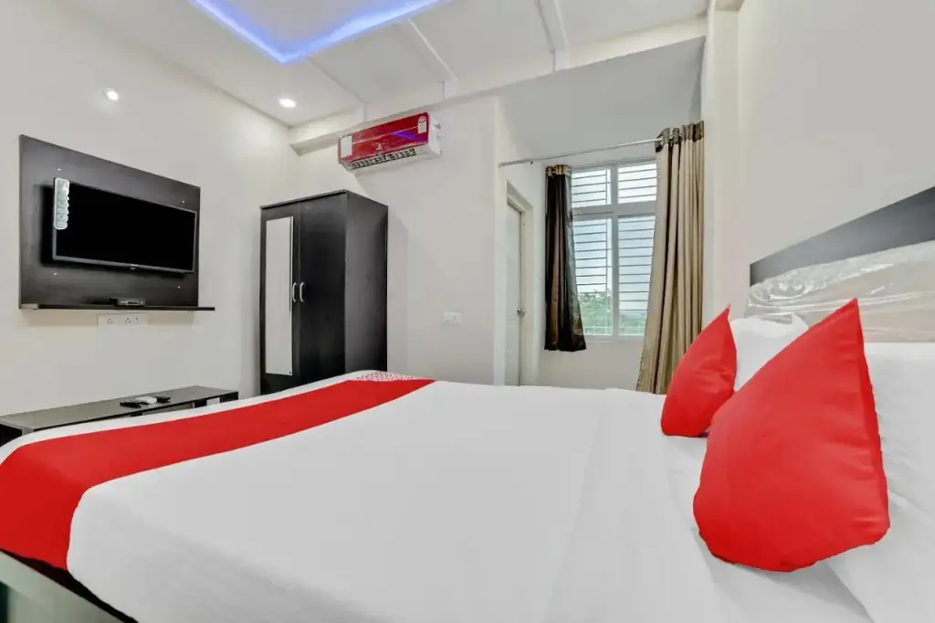 Шамшабад: Vaccinated Staff- Oyo Flagship 60526 Five Star Grand