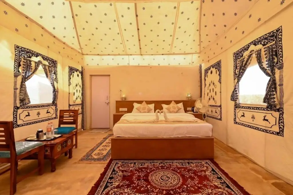 Джайсалмер: Best Desert Camp in Jaisalmer Red Velvet