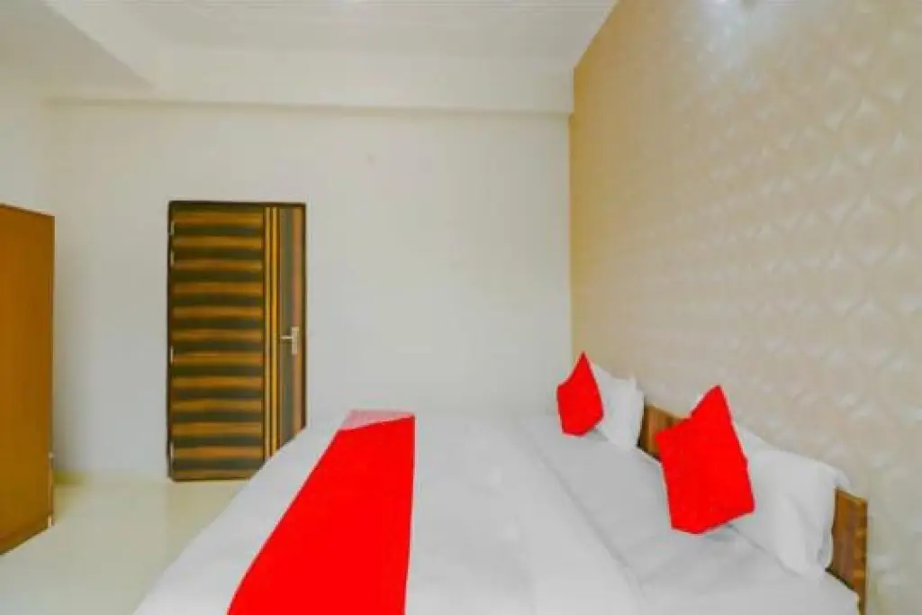 Нойда: OYO 80482 Hotel Soho