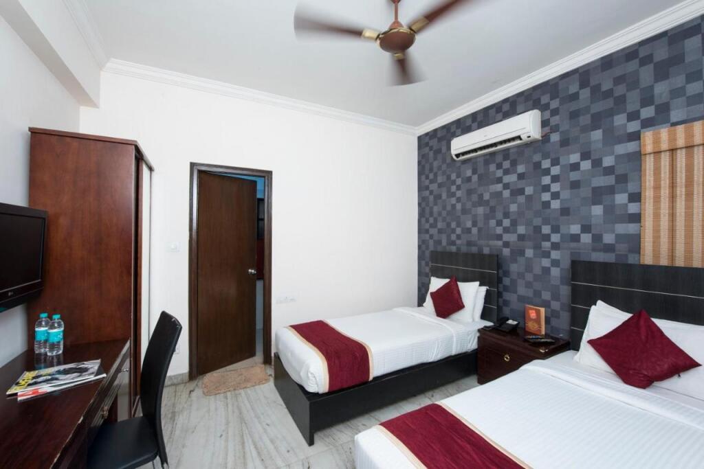 Хидерабад: Hotel At home, Whitefields, Kondapur
