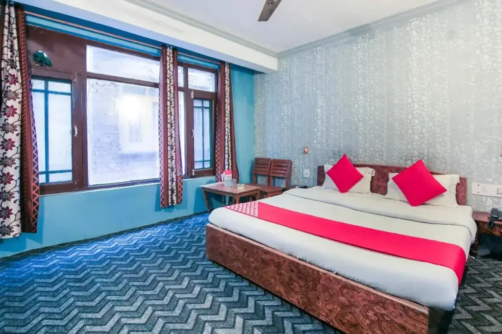 Шринагар: OYO Collection O 67515 Hotel Ishfan