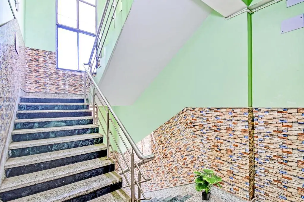 Панихати: OYO 87773 Hotel Stay Inn